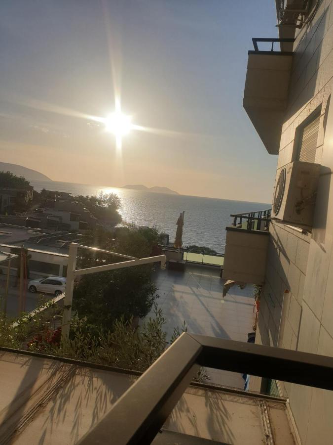 Bay Inn Apartment Sea Front Avlonya Dış mekan fotoğraf