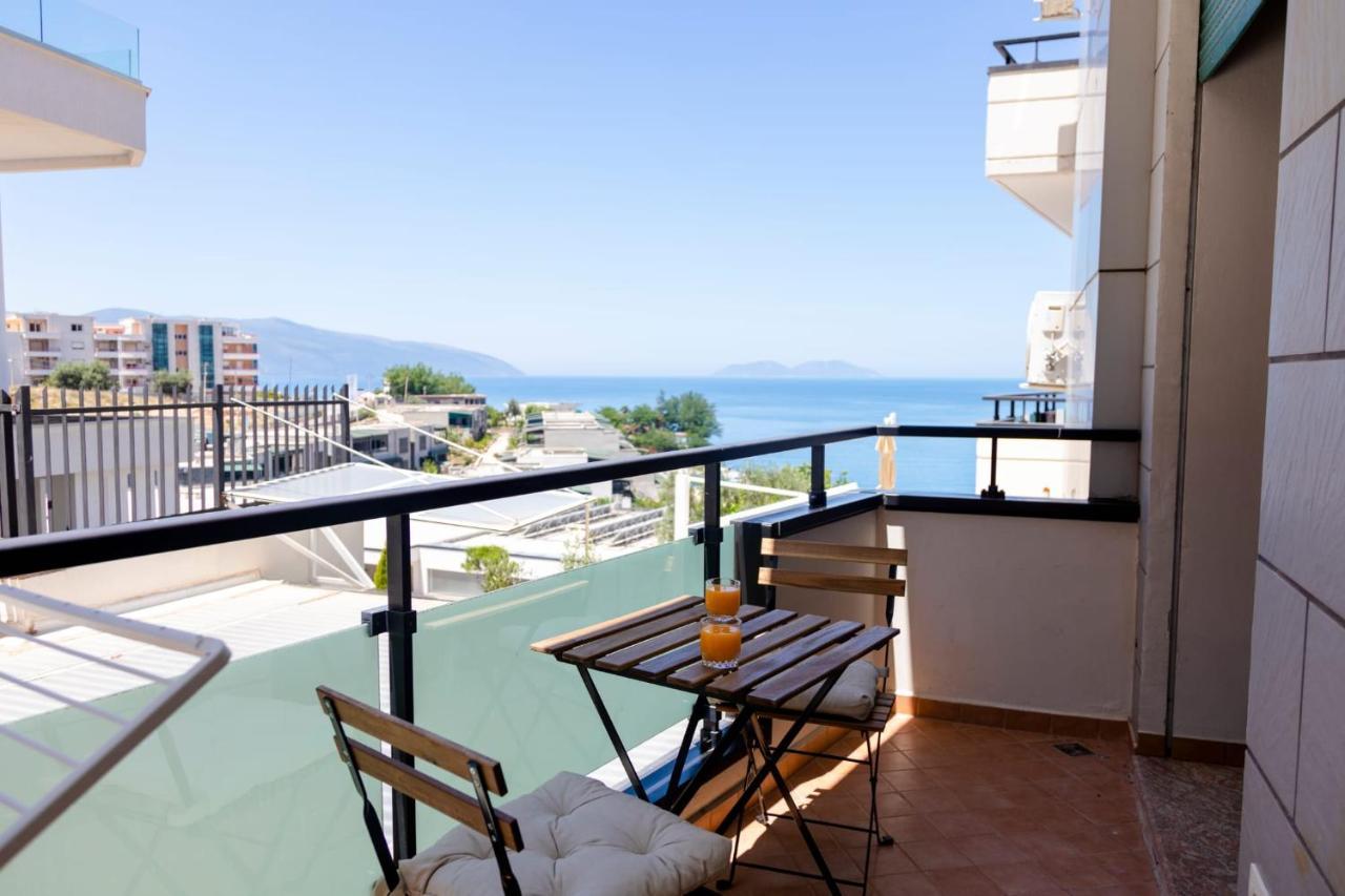 Bay Inn Apartment Sea Front Avlonya Dış mekan fotoğraf