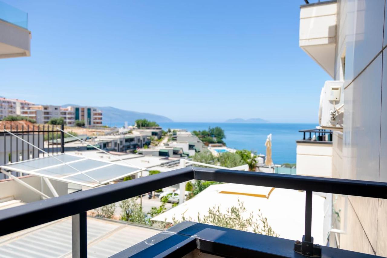 Bay Inn Apartment Sea Front Avlonya Dış mekan fotoğraf